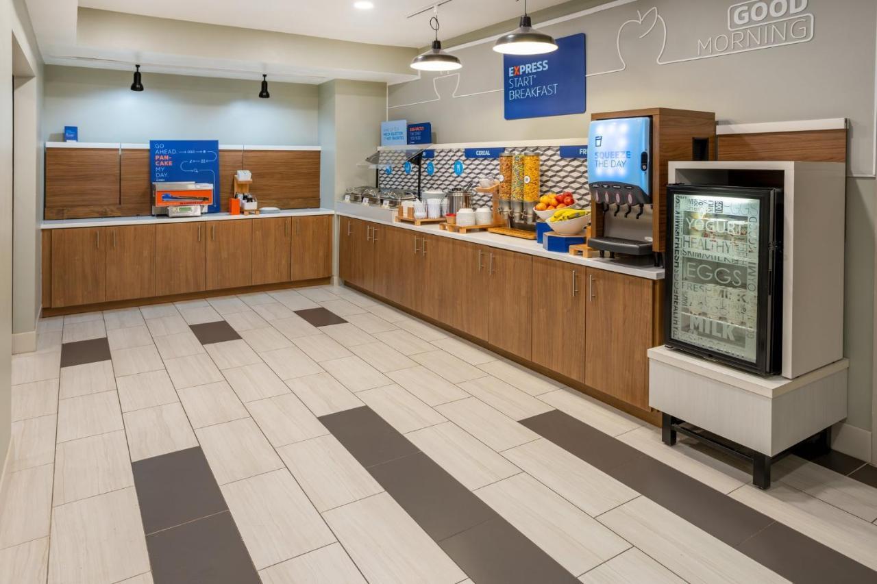Holiday Inn Express Hotel & Suites Salisbury - Delmar By Ihg מראה חיצוני תמונה