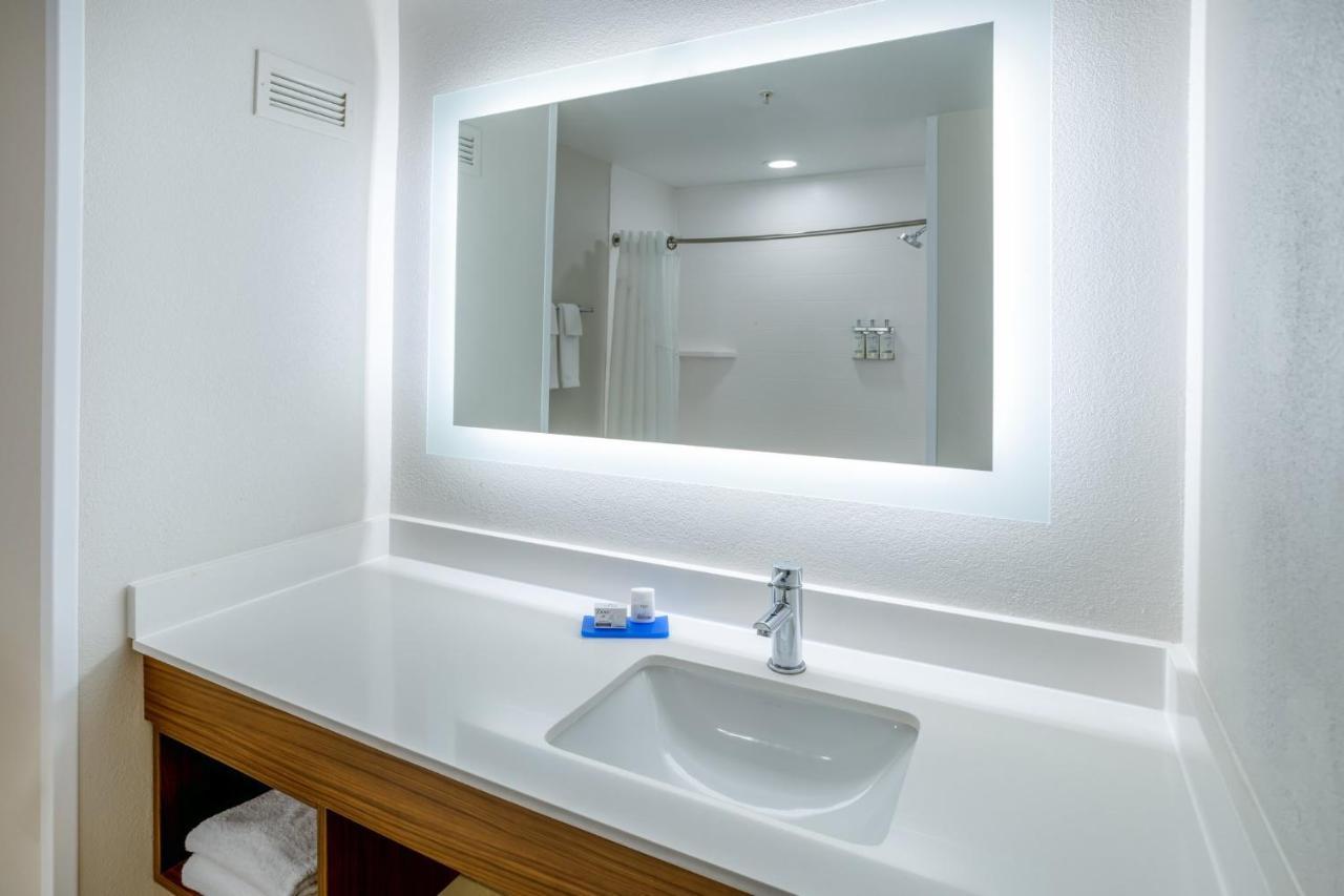 Holiday Inn Express Hotel & Suites Salisbury - Delmar By Ihg מראה חיצוני תמונה
